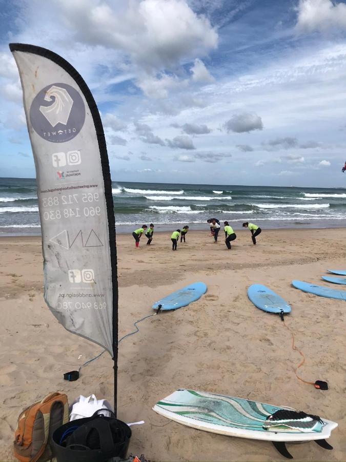 Hostel GetWet SurfCamp II Costa da Caparica Exterior foto